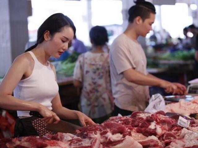 Giá lợn hơi đột ngột giảm đến 50%, thấp nhất 4 năm, người nuôi khi nào mới hết lỗ?