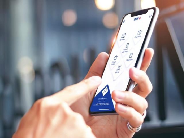 Nhà mạng và ngân hàng đồng thuận phí SMS Banking 11.000 đồng/tháng, ai được lợi?