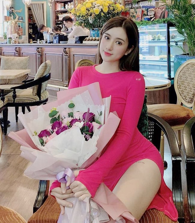 Nữ công sở cực xinh ở Quảng Ngãi không ngại thị phi khi theo đuổi style quyến rũ