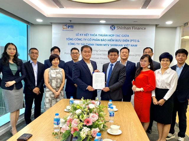 PTI và Shinhan Finance ký kết hợp tác toàn diện