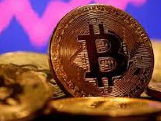 Bitcoin tiếp tục lao dốc thảm, thị trường chao đảo