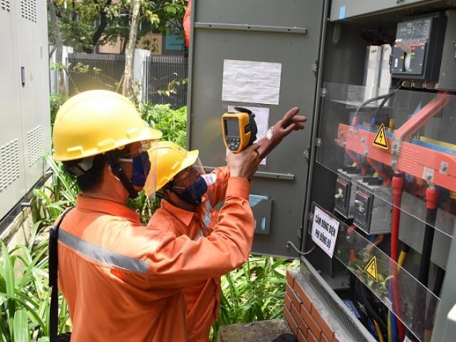 Hóa đơn tiền điện tháng 6 tăng “chóng mặt”, đại diện EVN nói gì?