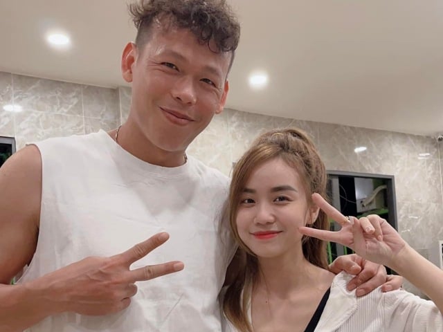 Cách xưng hô 'lạ' của vợ cũ Hoài Lâm với thủ môn Bùi Tấn Trường gây chú ý, dân mạng ùa vào bình luận