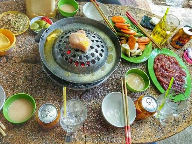 Khách “toát mồ hôi” thưởng thức “bò leo núi” giá 200.000 đồng/suất