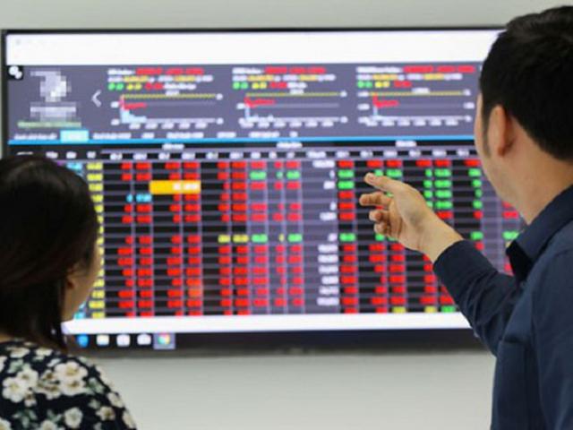 VN-Index xuyên thủng thủng mốc 1.200 điểm, nhà đầu tư tháo chạy, dòng tiền đang về đâu?