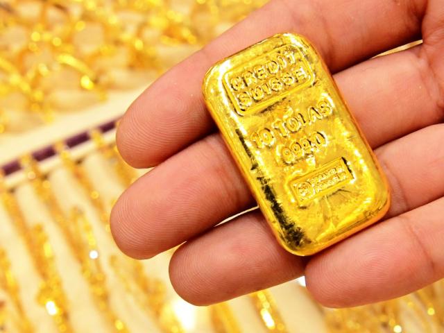 Giá vàng hôm nay 18/5: Cắm đầu lao dốc, tụt sâu xuống mức thấp nhất 1 tháng