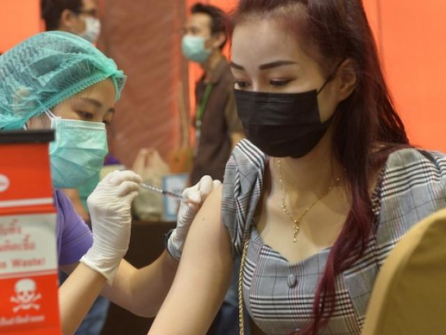 Thái Lan: Công nhân đổ về quê, Covid-19 lây lan tứ tung