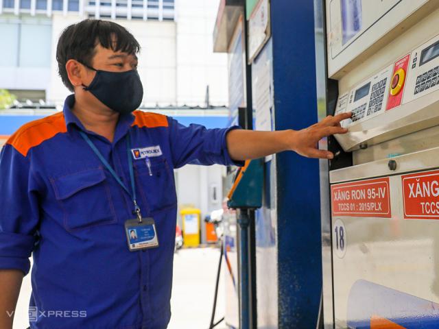 Giá dầu hôm nay 18/7: Lao dốc trước tình hình dịch bệnh Covid-19 ngày càng phức tạp