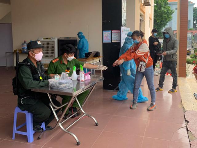 Mua hồ sơ giả để giúp người thân được tiêm vắc xin phòng COVID-19