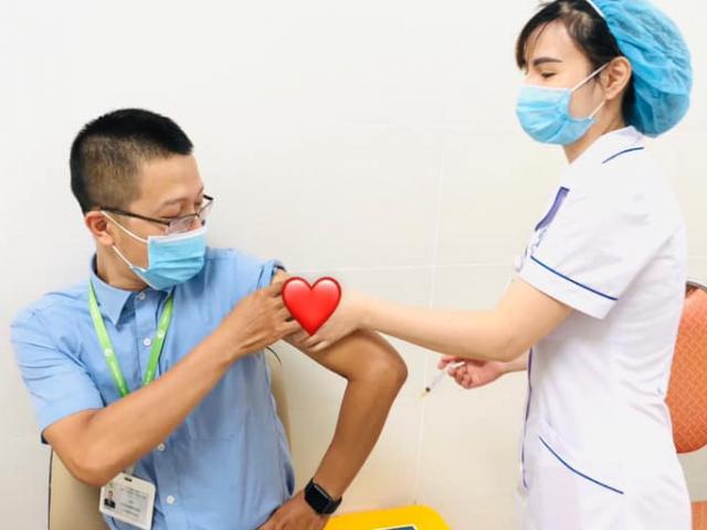 Bộ Y tế phản hồi về đề xuất tiêm vắc-xin COVID-19 cho học sinh THPT