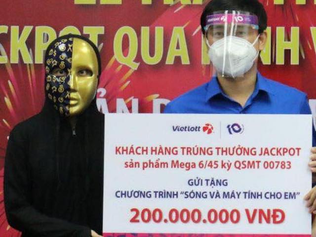 Trúng xổ số điện toán hơn 14 tỉ, góp ngay vào "Sóng và máy tính cho em"