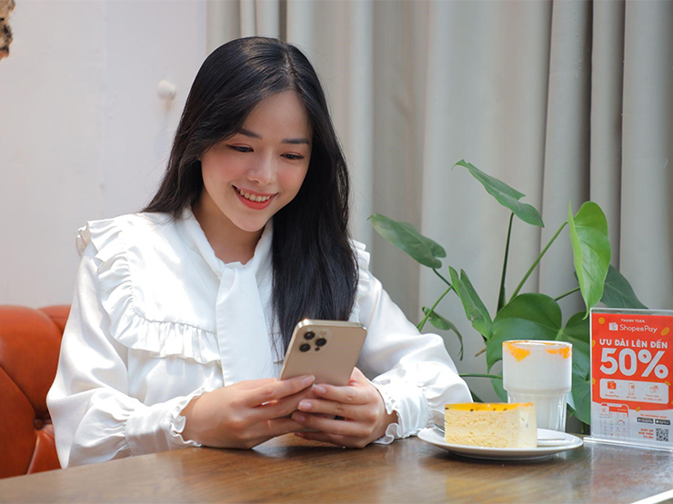 Gia tăng trải nghiệm thanh toán không tiền mặt bằng hình thức quét mã QR
