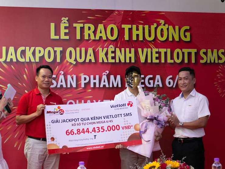 Chọn 'giờ vàng' mua vé số qua điện thoại, thuê bao MobiFone 'ẵm' hơn 66 tỉ