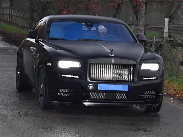 Rolls-Royce Wraith Black Badge của Paul Pogba suýt gặp 'biến' ngay tại sân nhà