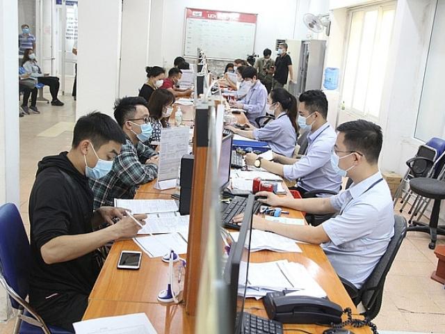 Hé lộ mức lương phổ biến của nhân sự tốt nghiệp đại học mới đi làm tại Việt Nam