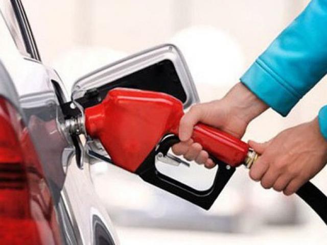 Giá xăng dầu tại Việt Nam đồng loạt tăng từ 15h chiều nay 25/12